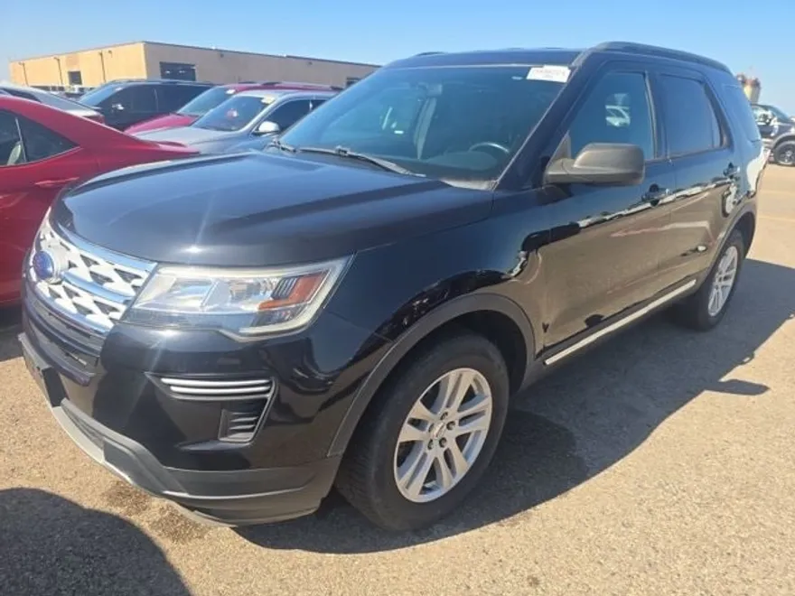 2019 Ford Explorer XLT photo 1