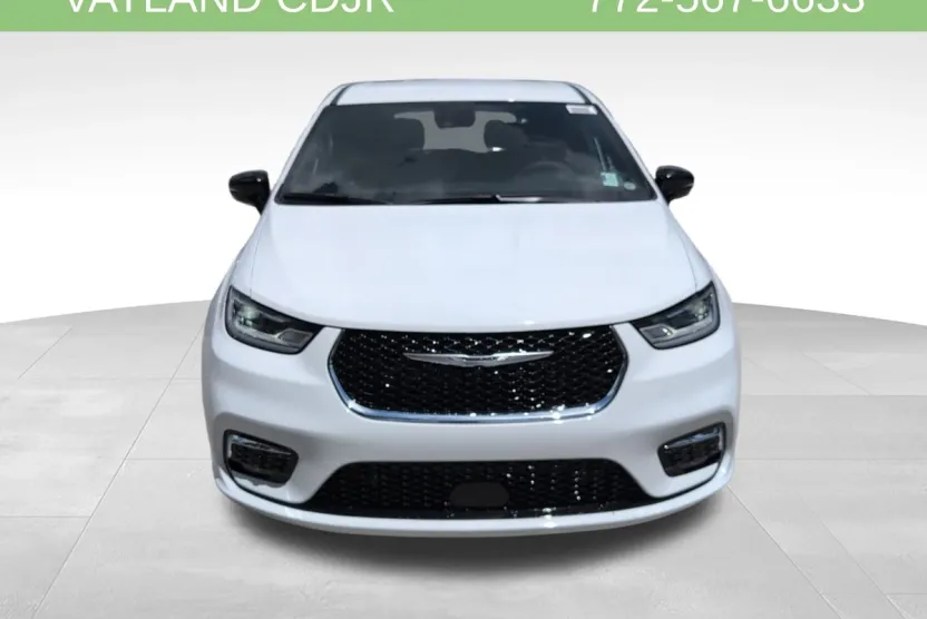 2026 Chrysler Pacifica photo 1