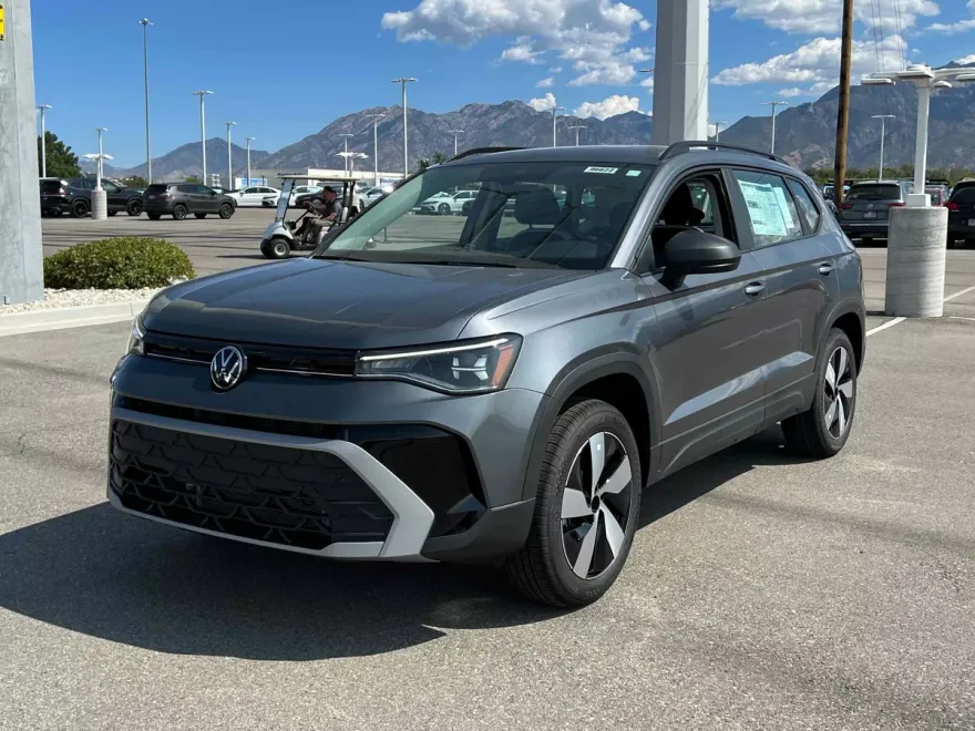 2025 Volkswagen Taos S photo 1