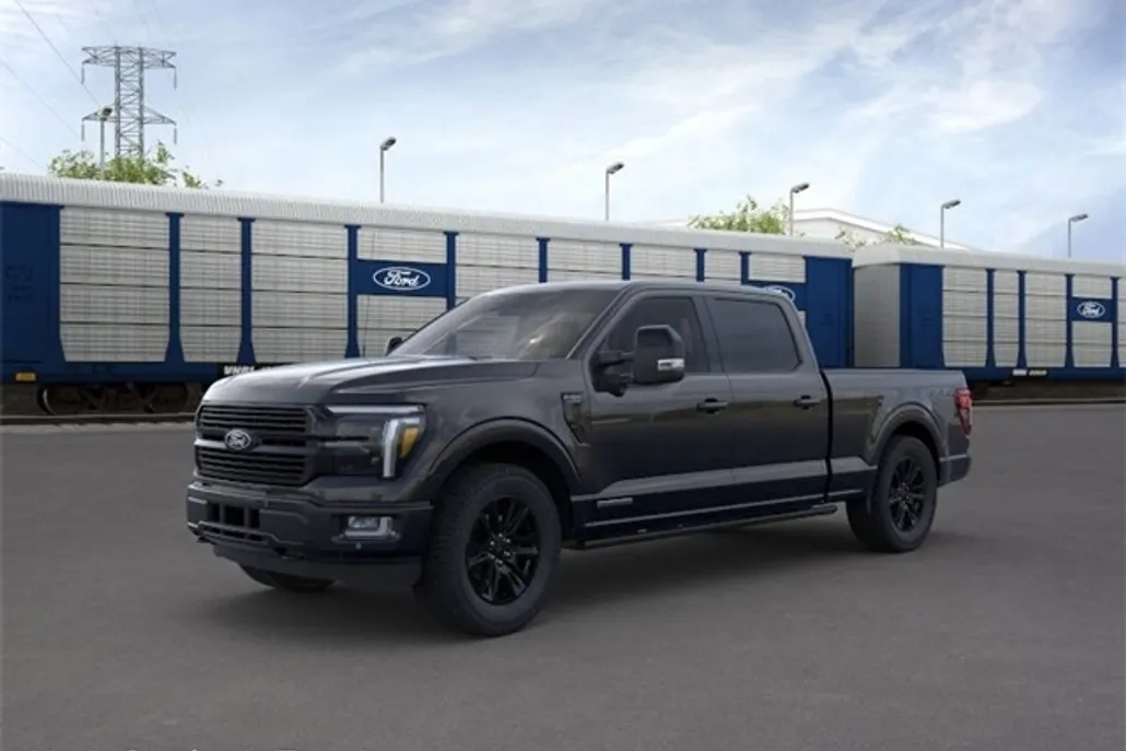 2025 Ford F-150 Platinum photo 1