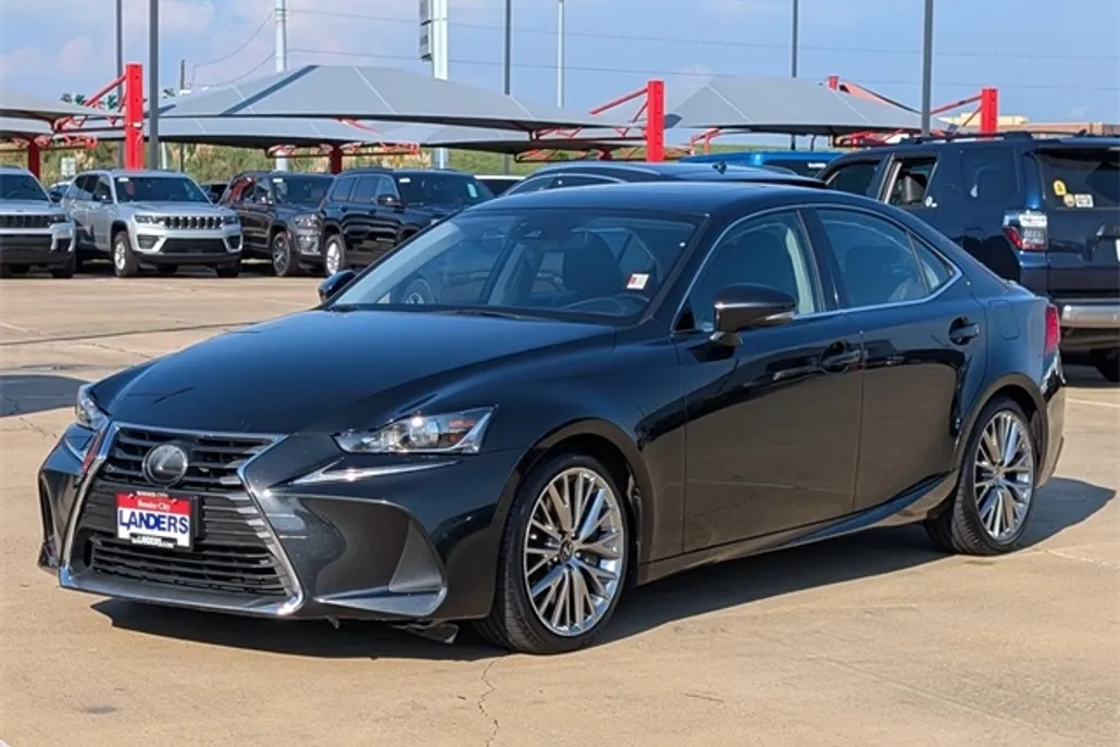 2018 Lexus IS 300 photo 1