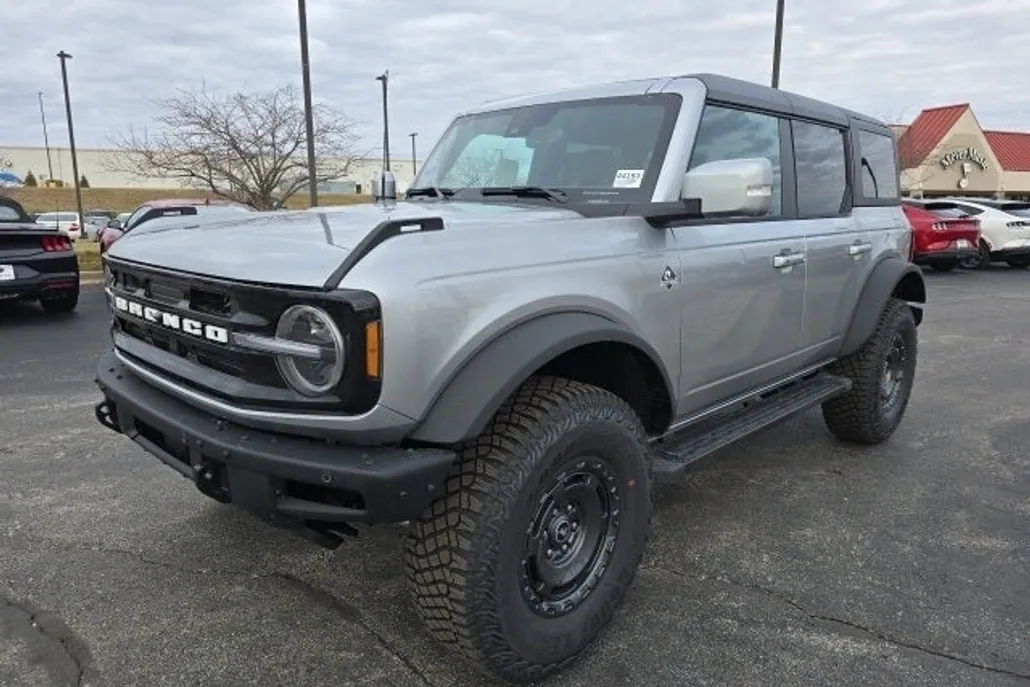2024 Ford Bronco Outer Banks photo 1