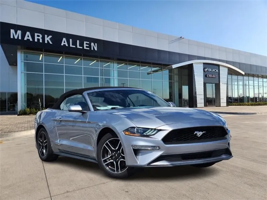 2023 Ford Mustang Convertible photo 1