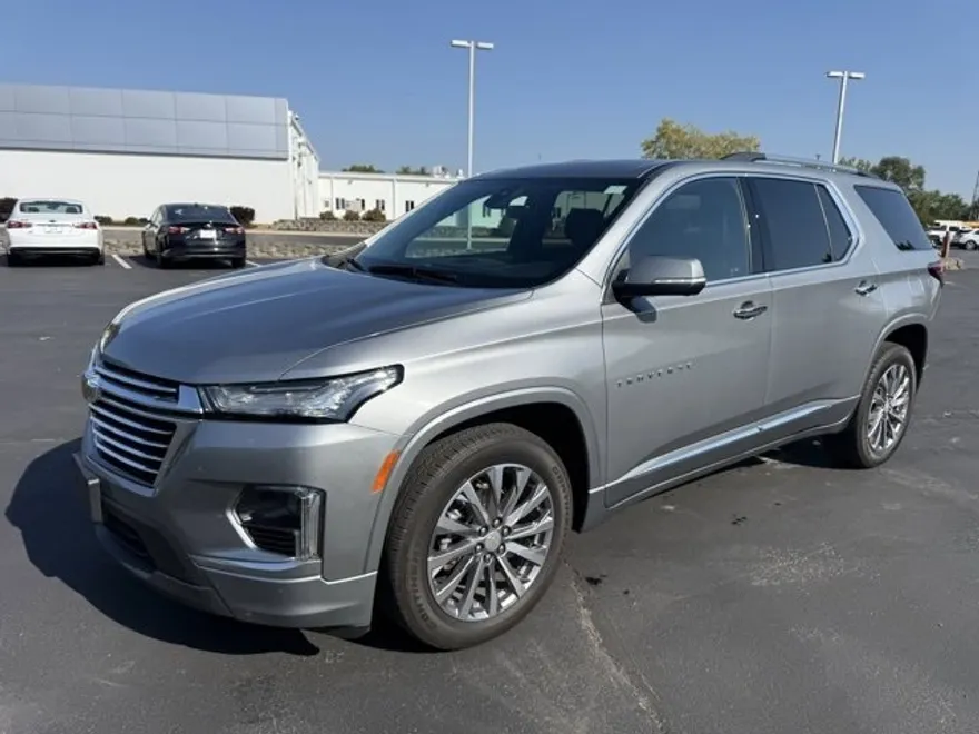 2023 Chevrolet Traverse Premier photo 1