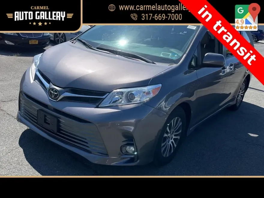 2020 Toyota Sienna XLE photo 1