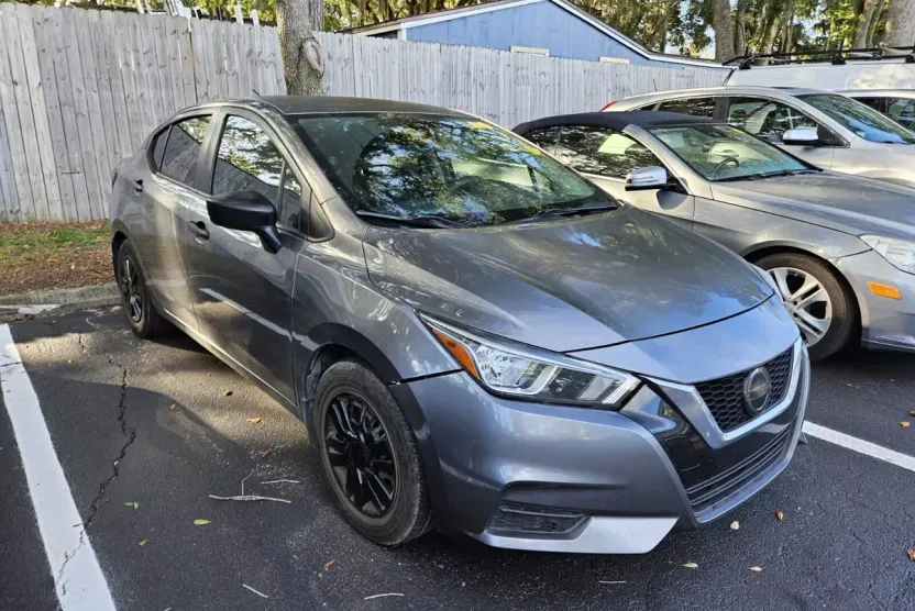 2020 Nissan Versa 1.6 S photo 1