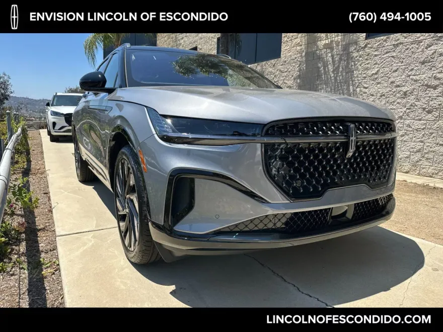 2025 Lincoln Nautilus Reserve photo 1