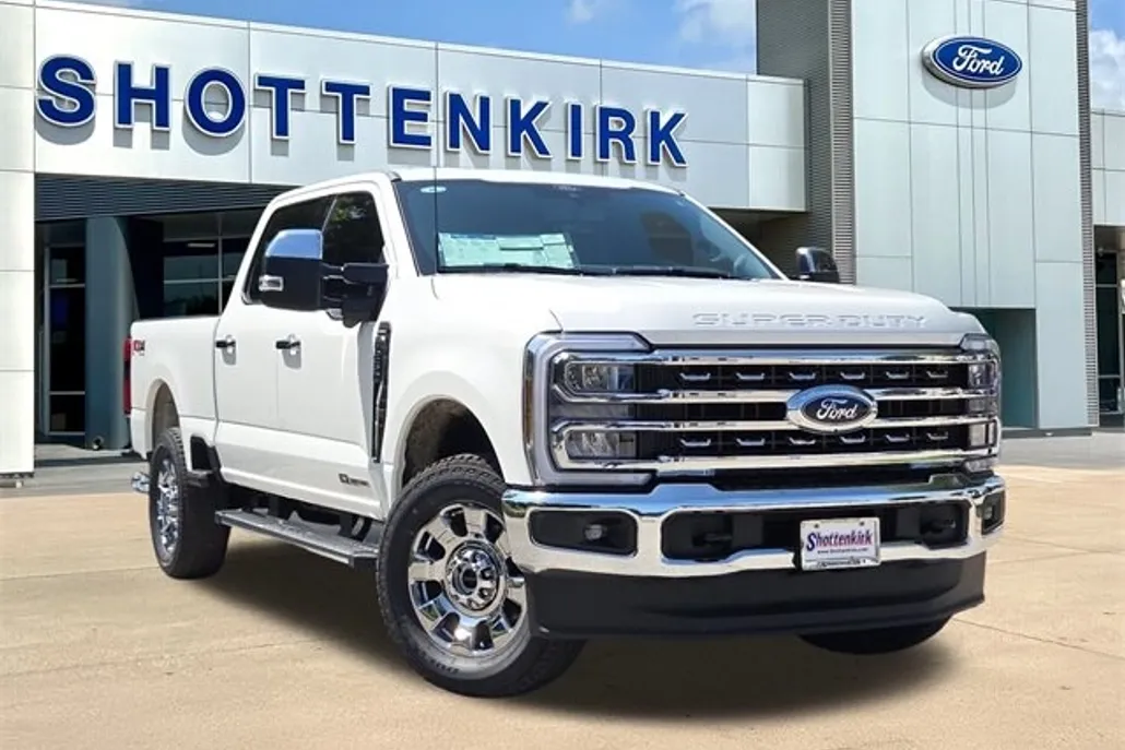 2025 Ford F-250 Lariat photo 1