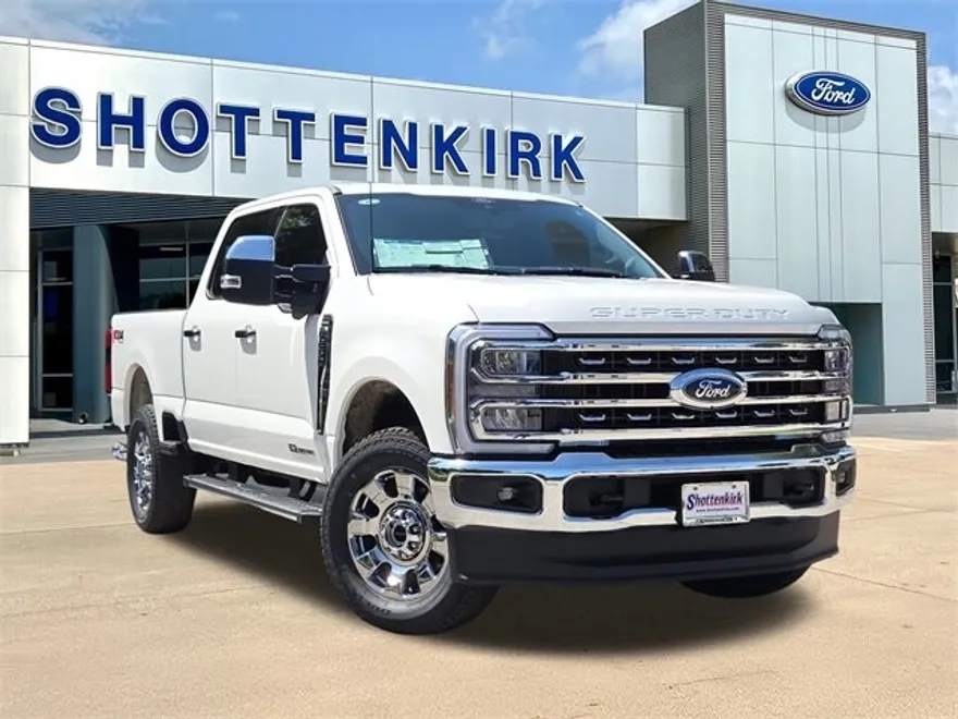 2025 Ford F-250 Lariat photo 1