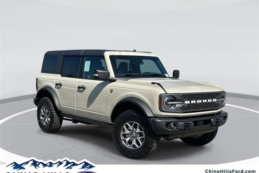 2025 Ford Bronco Badlands photo 1