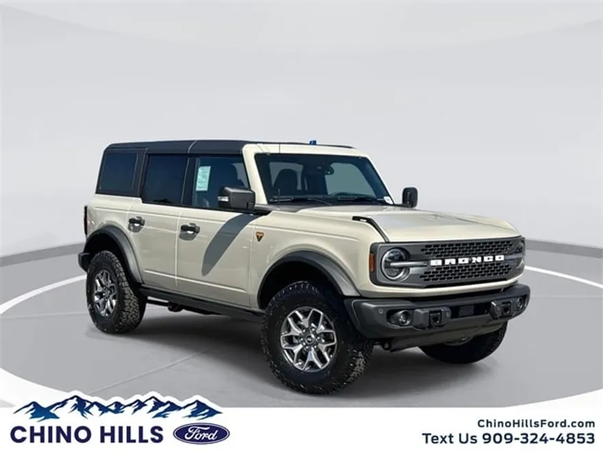 2025 Ford Bronco Badlands photo 1