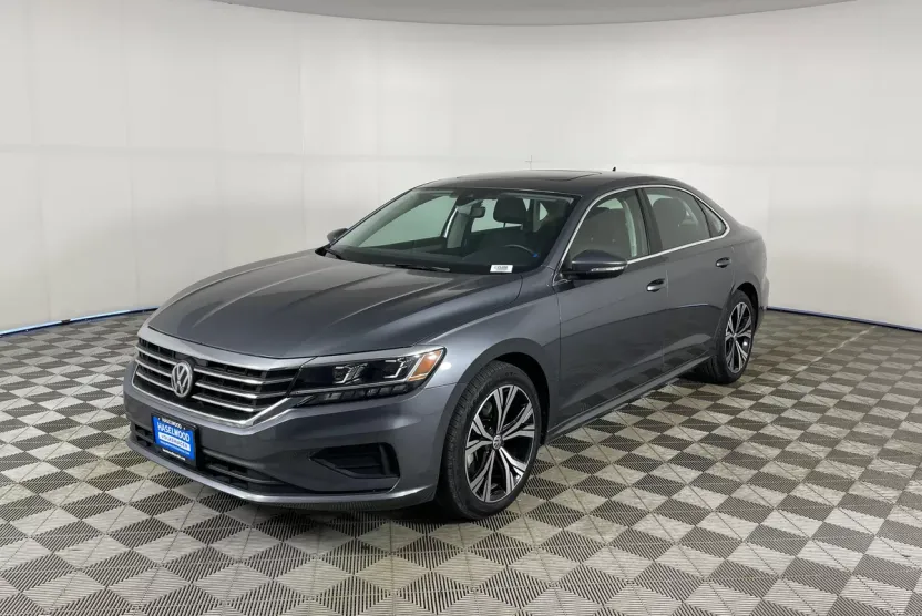 2022 Volkswagen Passat 2.0T SE photo 1