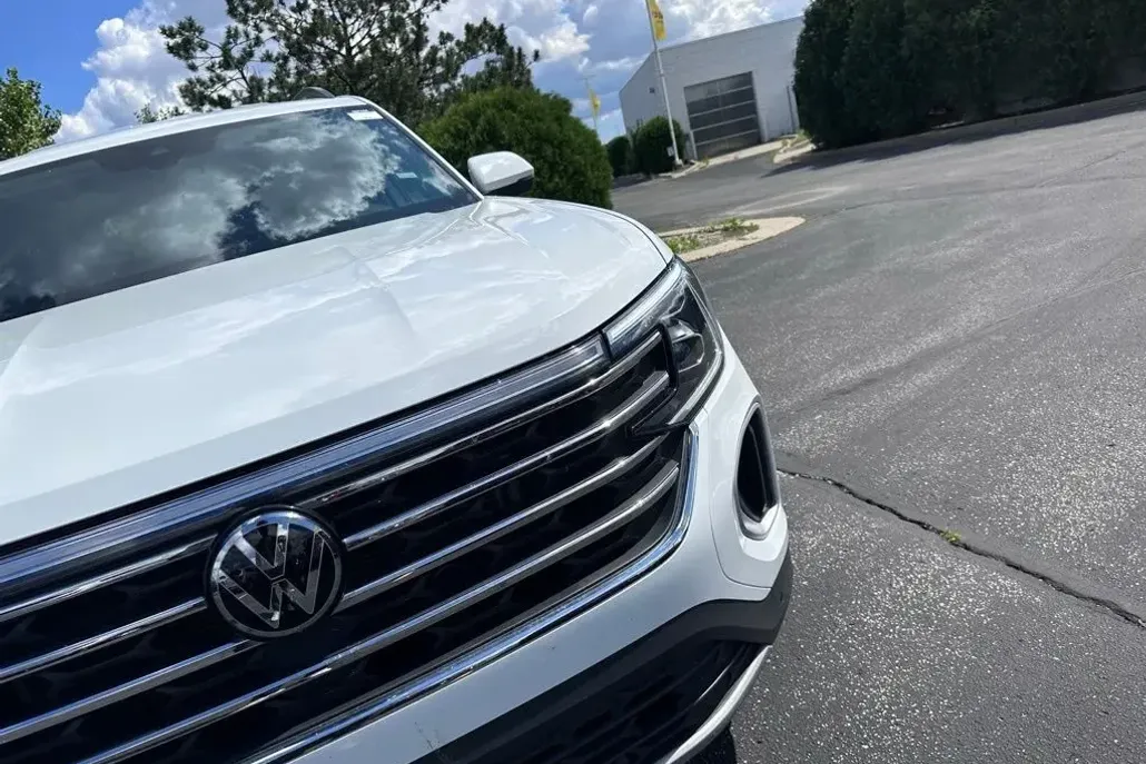 2025 Volkswagen Atlas SE Technology photo 1