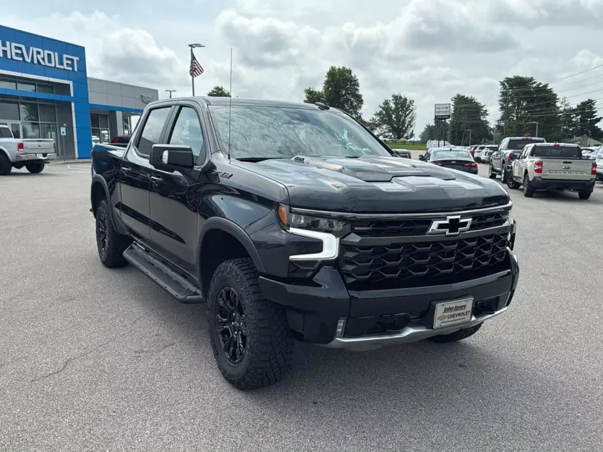 2024 Chevrolet Silverado 1500 ZR2 photo 1