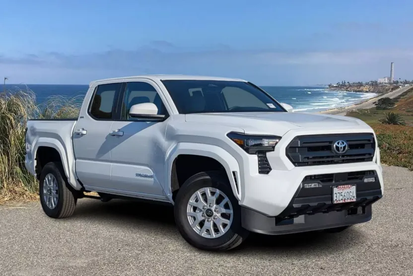 2025 Toyota Tacoma SR5 photo 1
