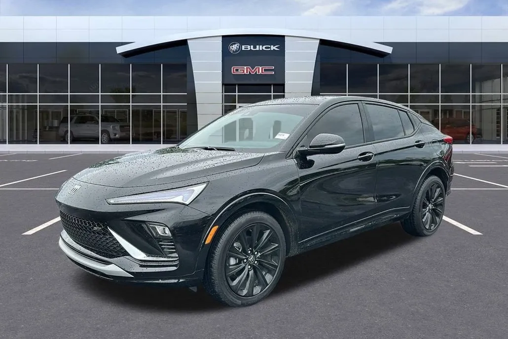 2024 Buick Envista ST photo 1
