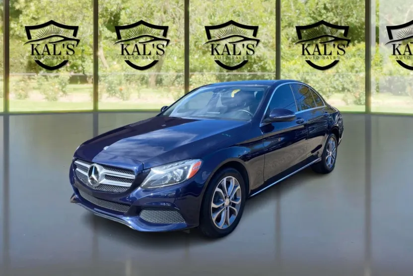 2017 Mercedes Benz C 300 4MATIC Sedan photo 1
