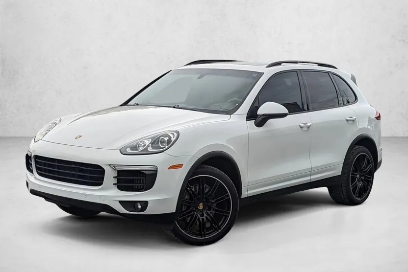 2017 Porsche Cayenne S photo 1