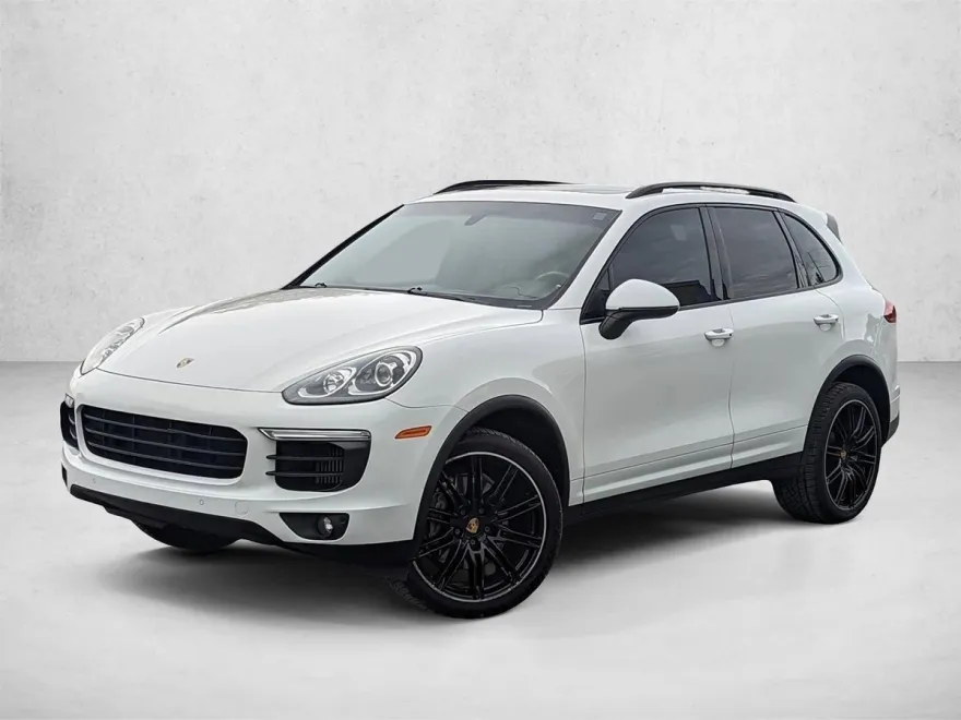 2017 Porsche Cayenne S photo 1