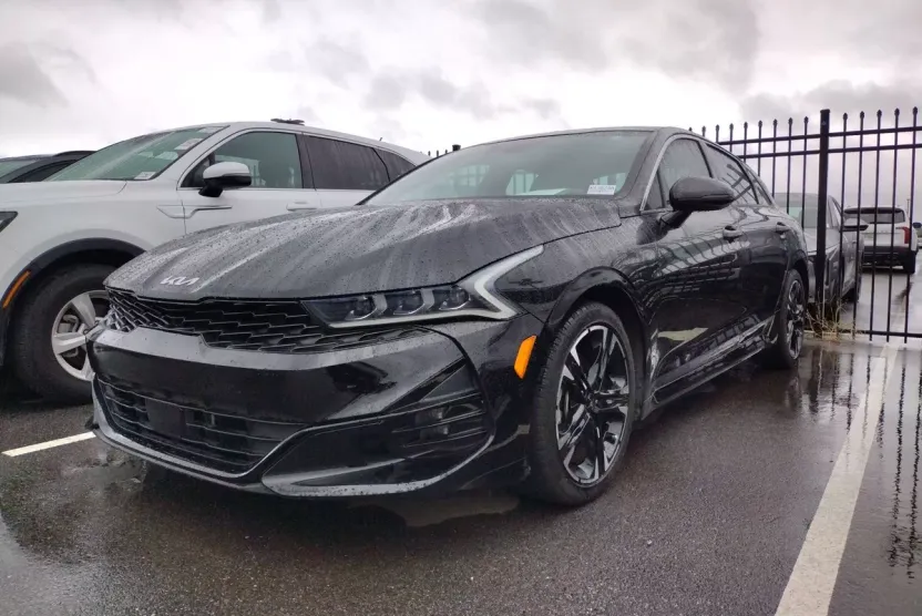 2023 Kia K5 GT-Line photo 1