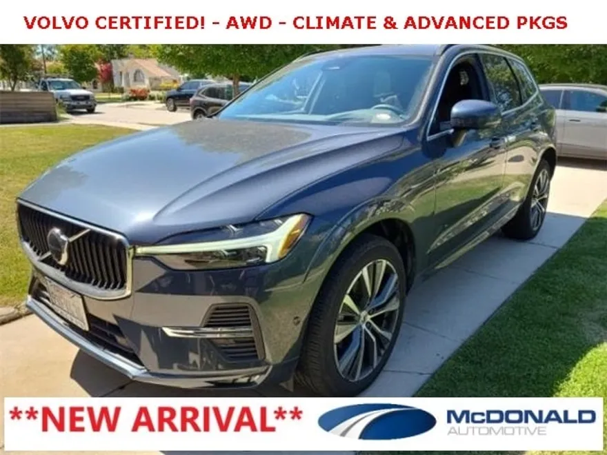 2022 Volvo XC60 B5 Momentum photo 1