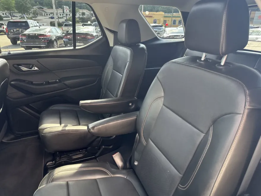 2020 Chevrolet Traverse Premier photo 1