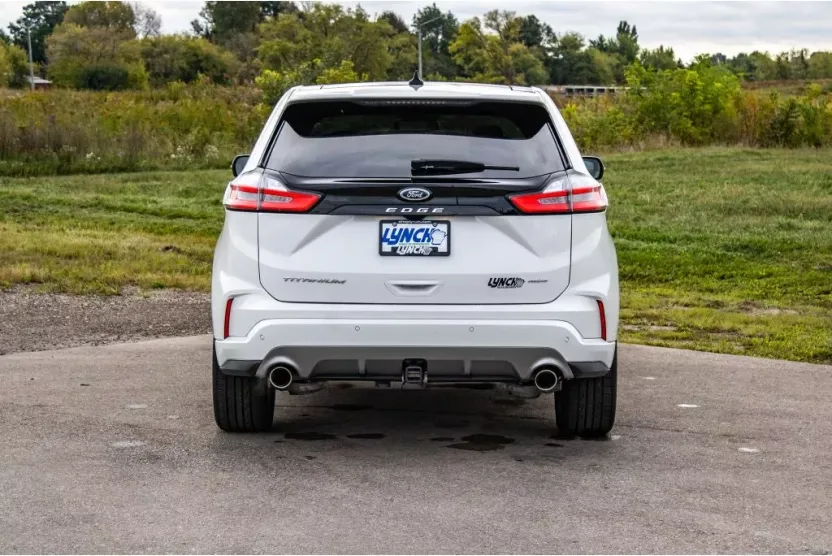 2024 Ford Edge Titanium photo 1