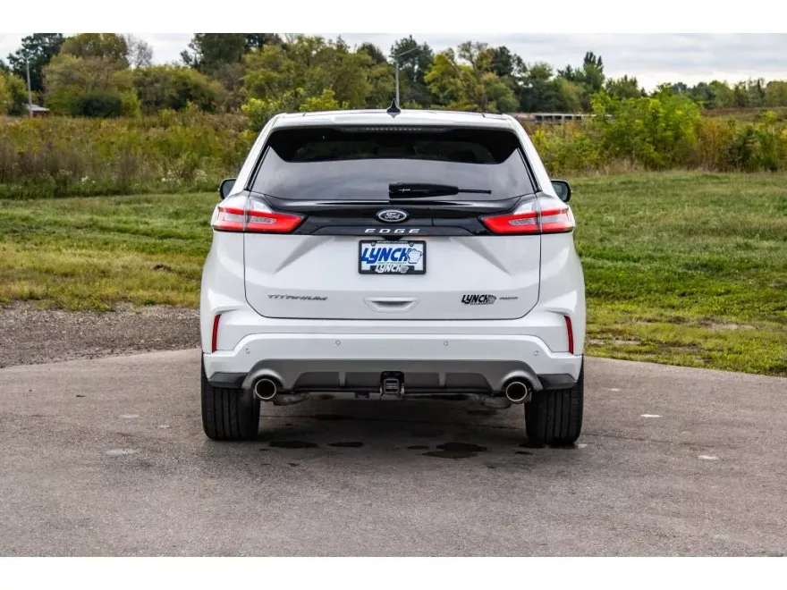 2024 Ford Edge Titanium photo 1
