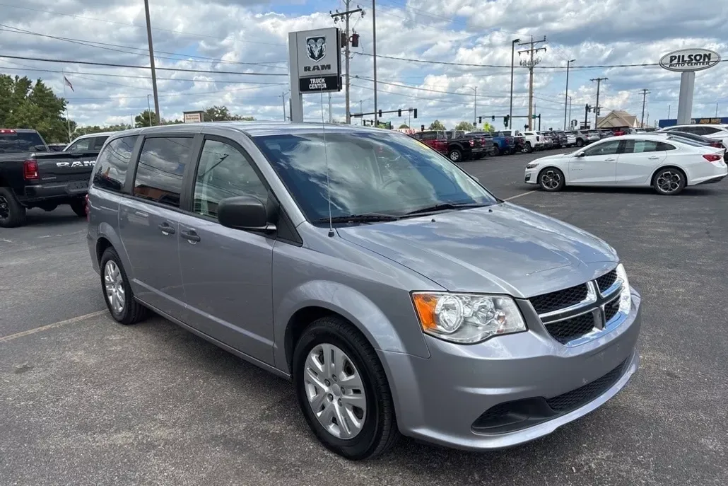 2019 Dodge Grand Caravan SE photo 1