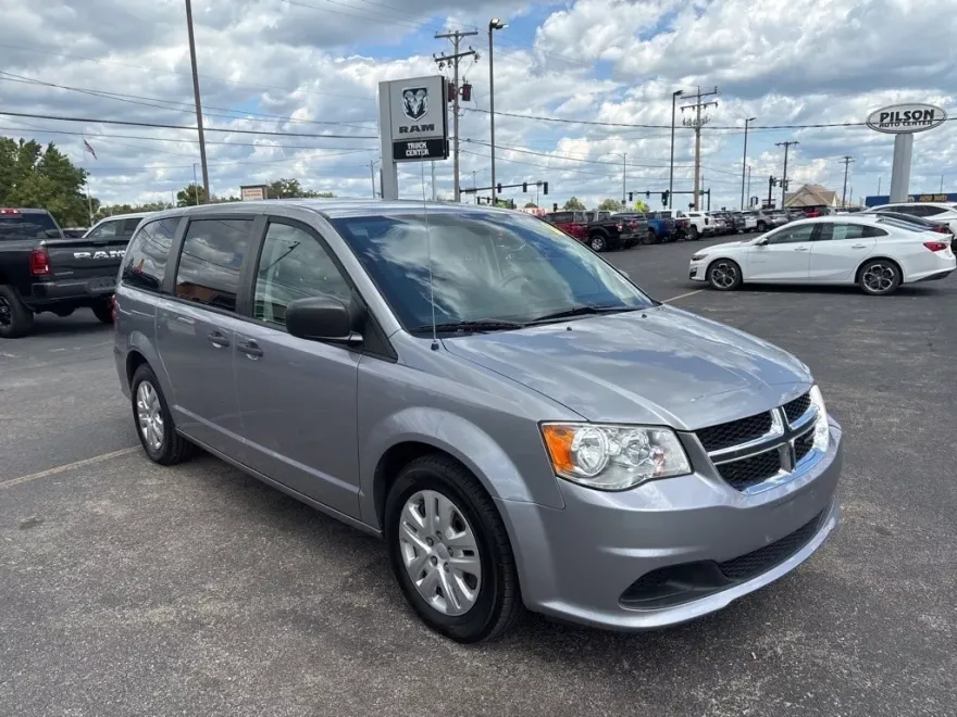 2019 Dodge Grand Caravan SE photo 1