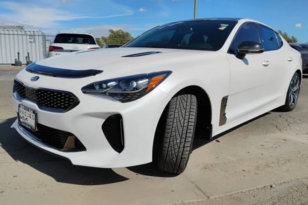 2021 Kia Stinger GT1 photo 1