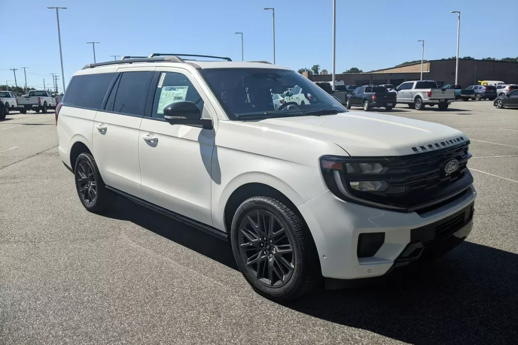 2025 Ford Expedition MAX Platinum photo 1