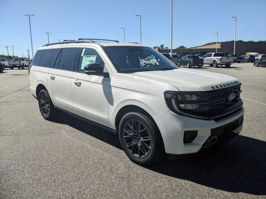 2025 Ford Expedition MAX Platinum photo 1