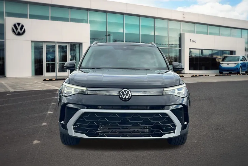 2025 Volkswagen Taos SEL photo 1