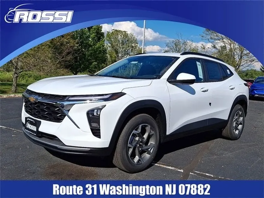 2025 Chevrolet Trax LT photo 1