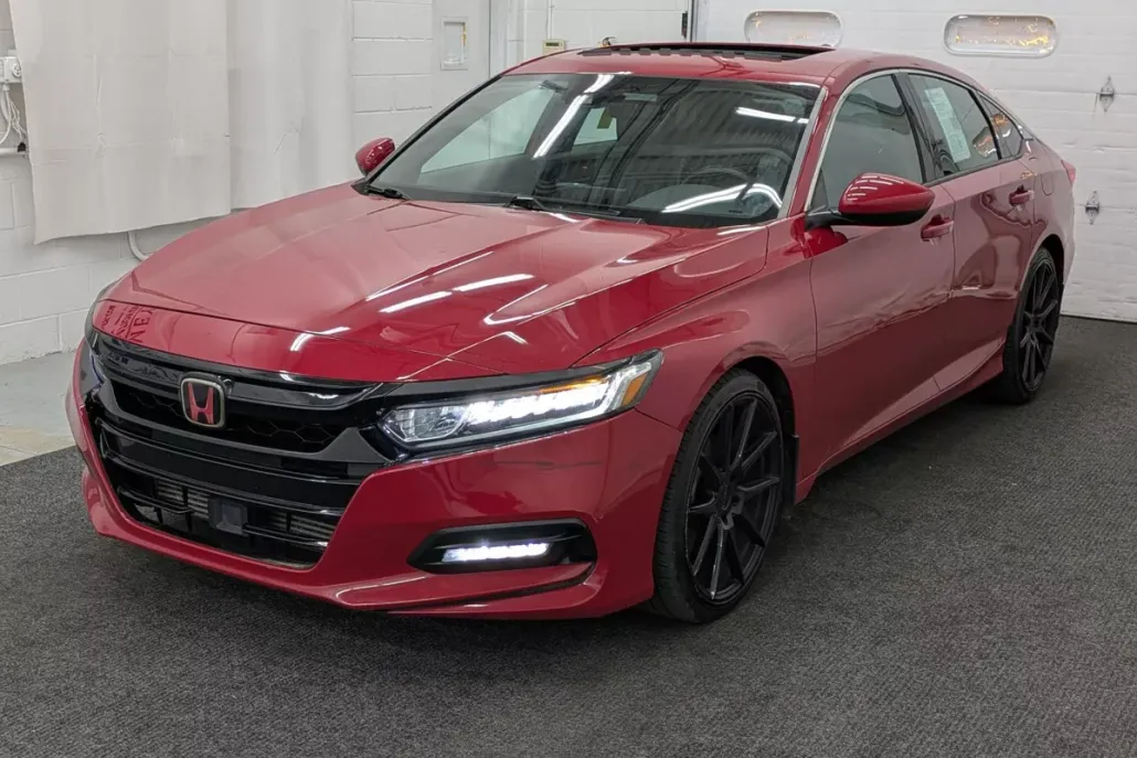 2018 Honda Accord Sport 2.0T photo 1