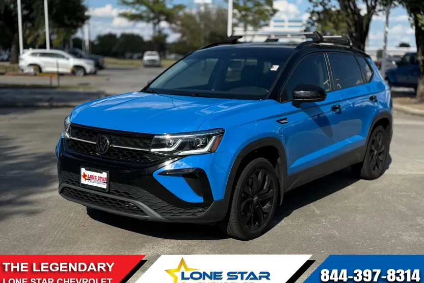 2024 Volkswagen Taos SE photo 1
