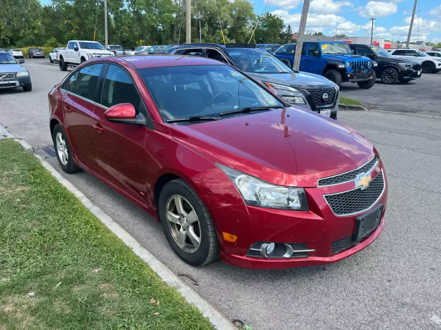 2012 Chevrolet Cruze photo 1