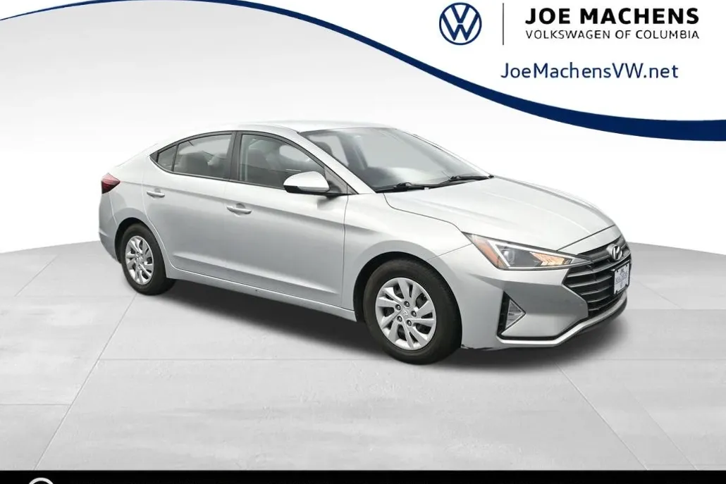 2019 Hyundai Elantra SE photo 1