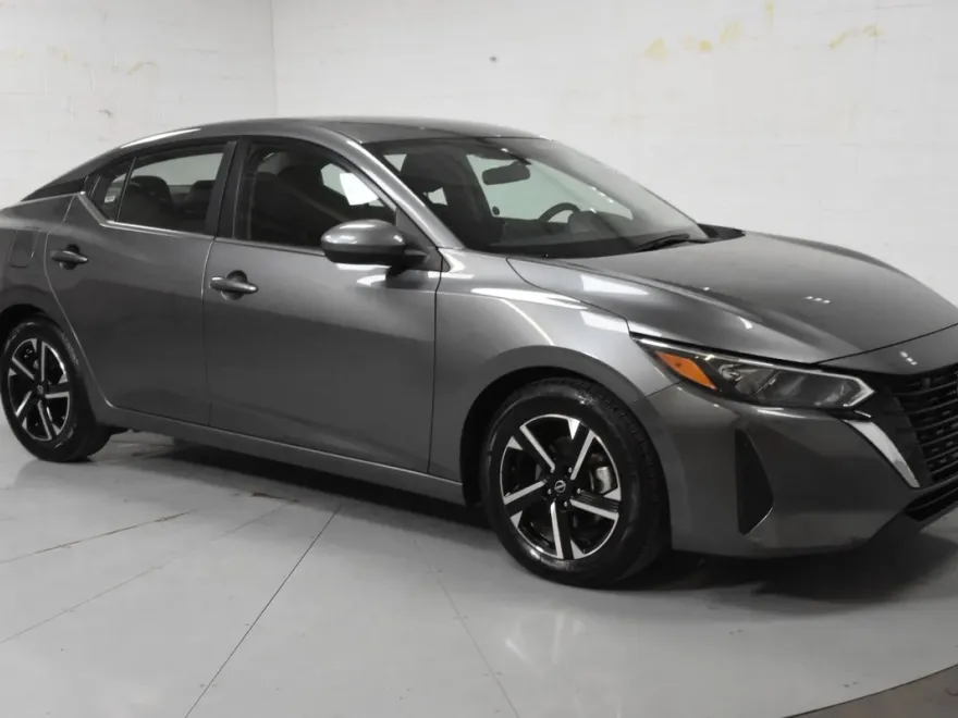 2024 Nissan Sentra SV photo 1