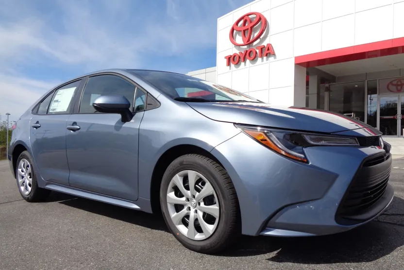 2026 Toyota Corolla LE photo 1