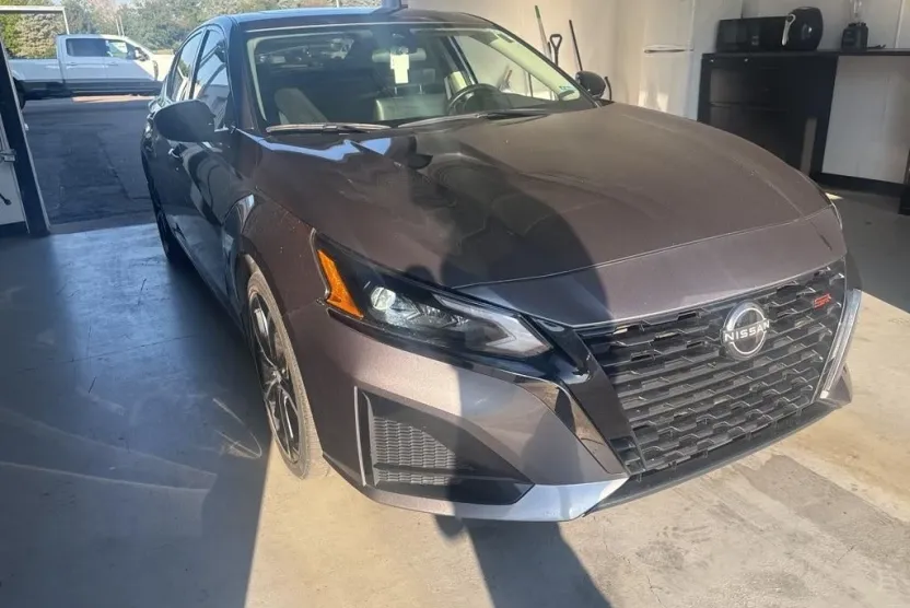 2023 Nissan Altima 2.5 SR photo 1