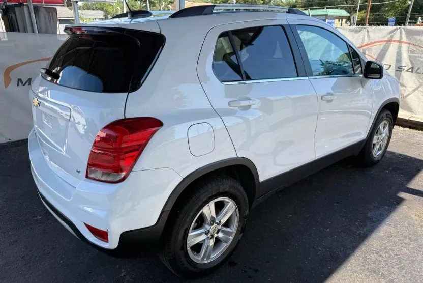 2018 Chevrolet Trax LT photo 1