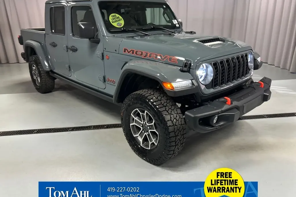 2024 Jeep Gladiator Mojave photo 1