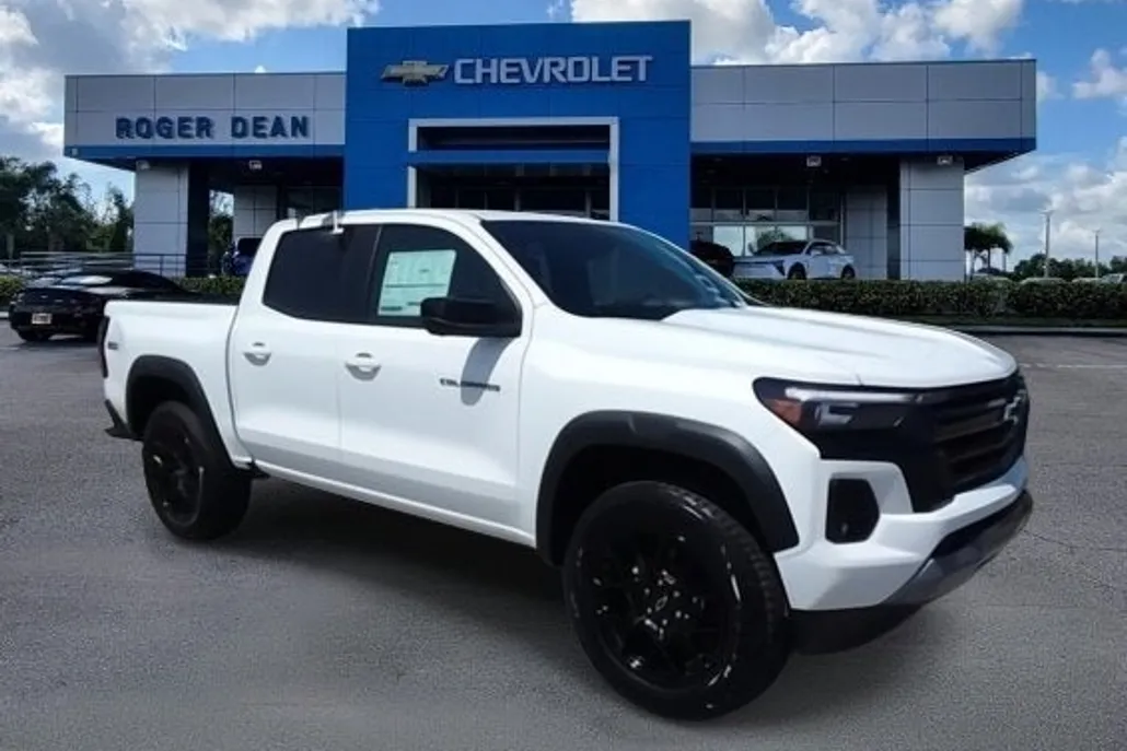 2024 Chevrolet Colorado Z71 photo 1