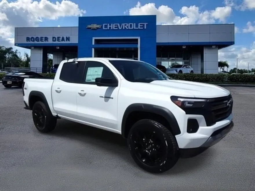 2024 Chevrolet Colorado Z71 photo 1