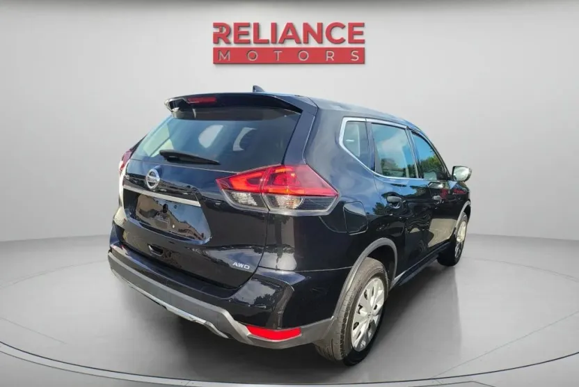 2018 Nissan Rogue photo 1