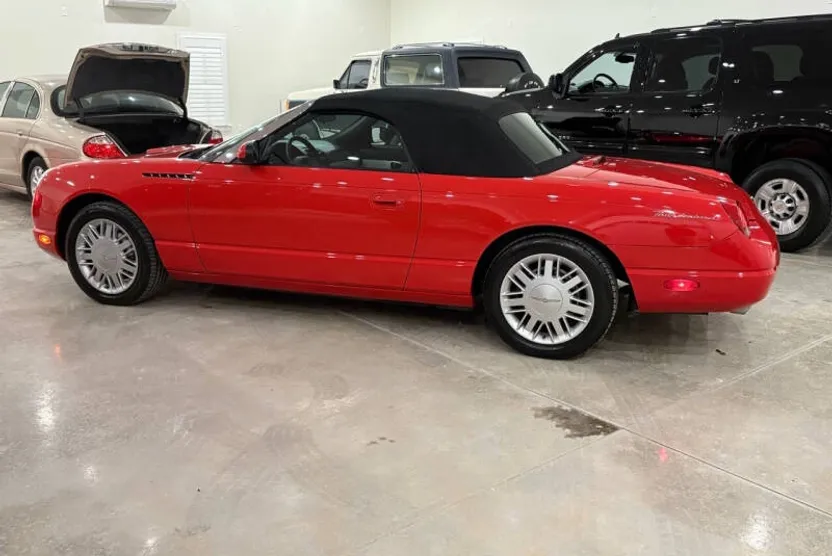 2002 Ford Thunderbird Deluxe photo 1