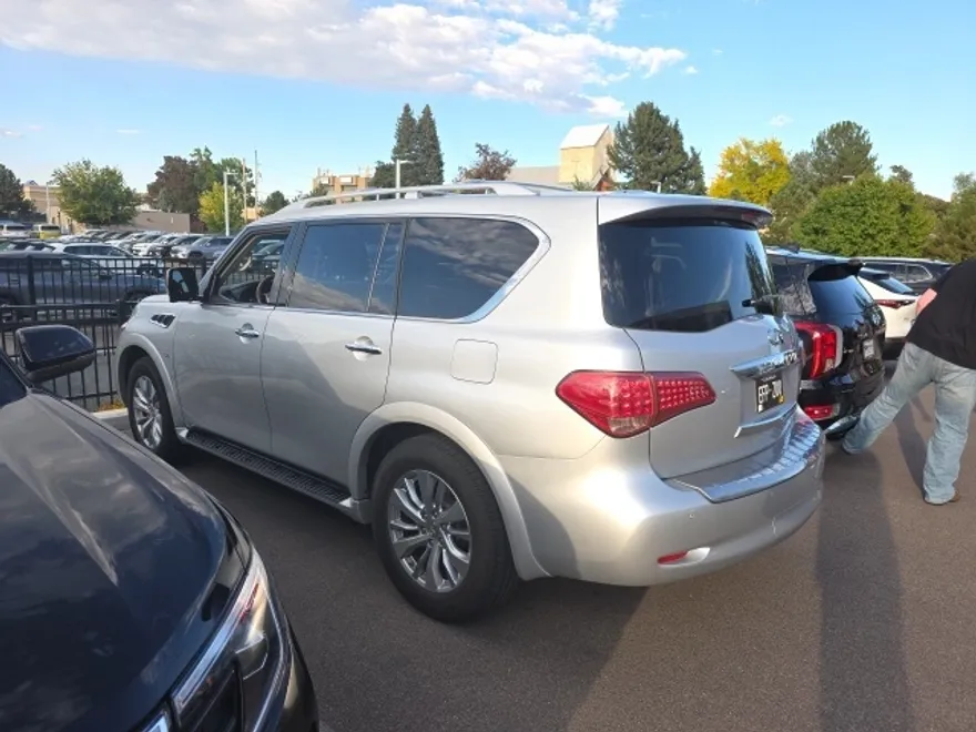 2017 Infiniti QX80 Base photo 1