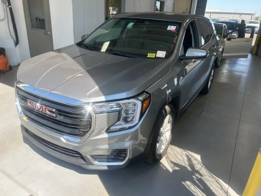 2024 Gmc Terrain SLE photo 1